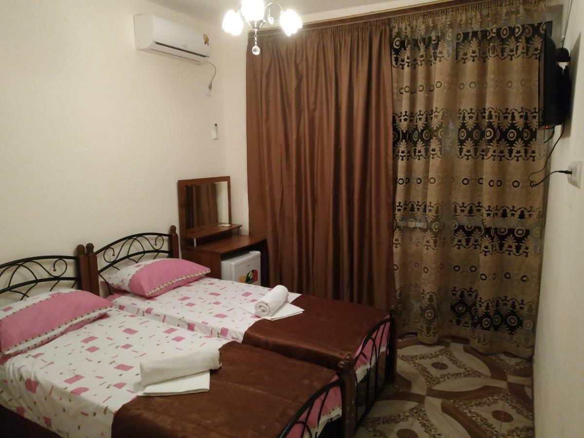 Guest House U Antoniny Gagra Habitación foto